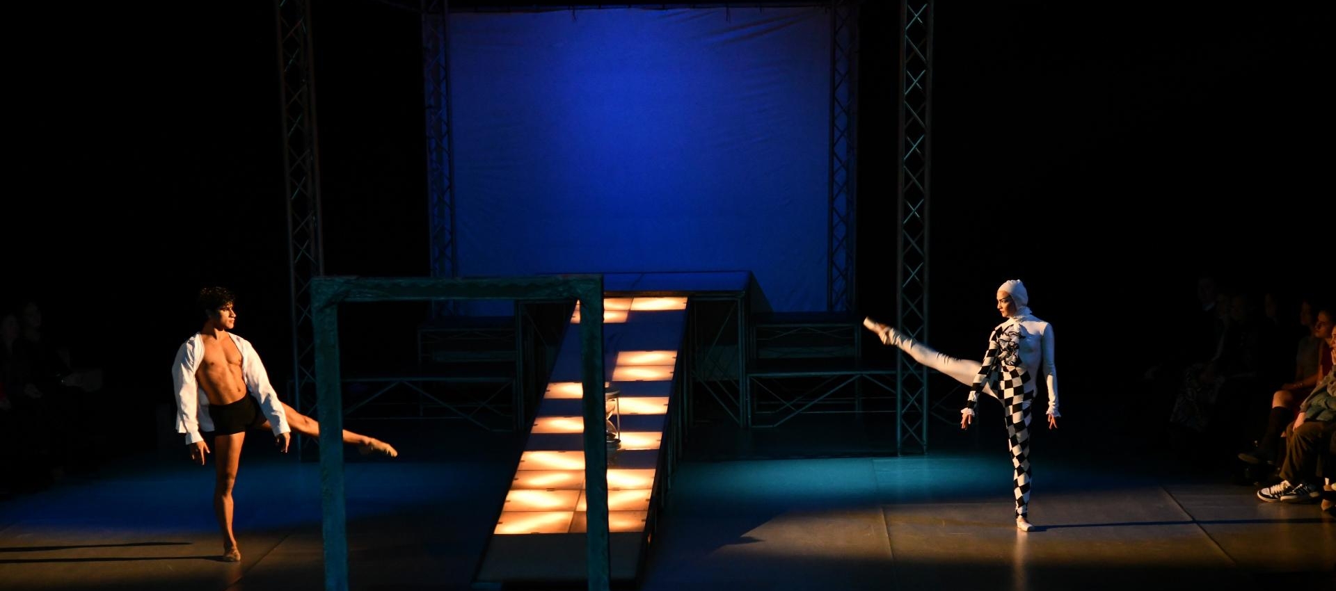 DANCING QUEEN. POVESTEA UNEI CARIERE