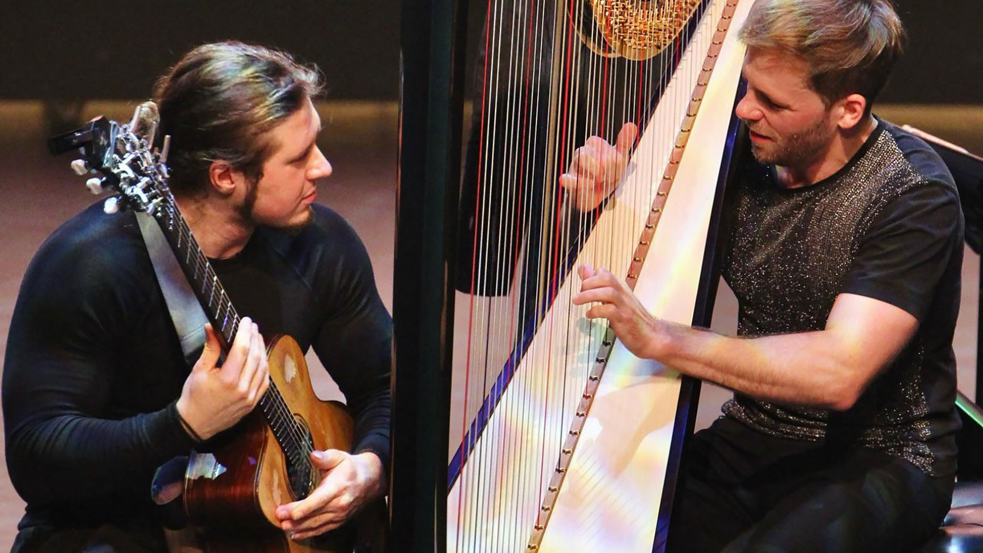 Unexpected Concert: Live Music and Immersive Experience